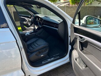 Touareg 3.0 V6, 286k R-Line - 10