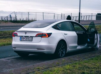 Tesla 3 SR 2023 - 10