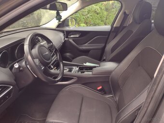 JAGUÁR F-Pace 2.0 D 132 KW AWD R-SPORT MOD ROK 2018 - 10
