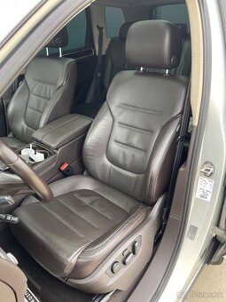 Predám VW touareg 7p 3.0TDI 180kw - 10