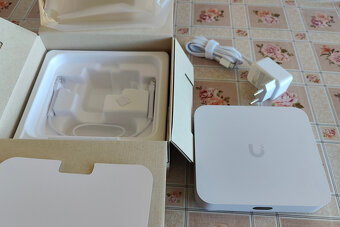 Ubiquiti, Unifi - UAP-AC-HD, UCG-Ultra, UISP-R - 10
