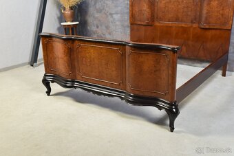 POSTEL Z ORECHOVÉHO DREVA - 10