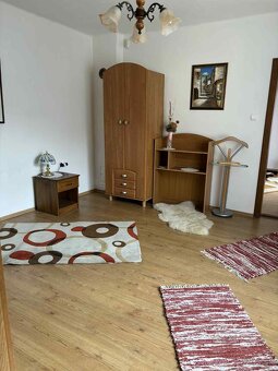 Rodinný dom pri parku v Lučenci - 10