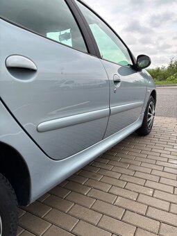 Predám Peugeot 206 1.4 Benzín - 10