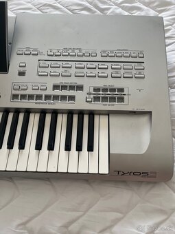 Yamaha Tyros 3 - 10
