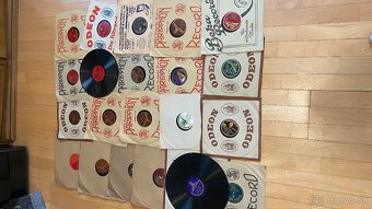 Predam starý zberatesky Gramafon Coumbia spolu zo zbierkou p - 10