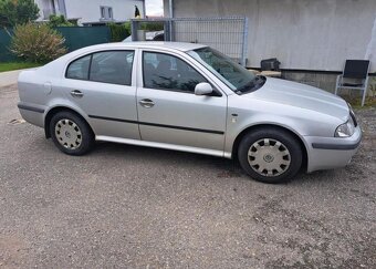 Škoda Octavia 1,6 benzín manuál 55 kw - 10