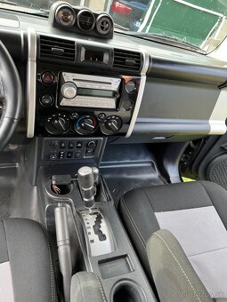 Toyota Fj Cruiser - 10