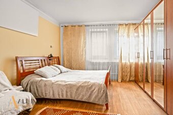 ALL INCLUSIVE | NA PREDAJ 5-IZBOVÝ RODINNÝ DOM NA 15Á POZEMK - 10