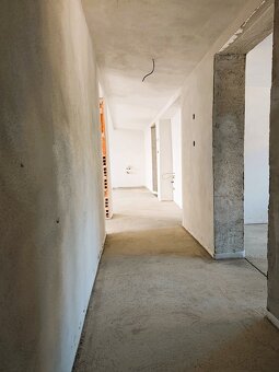 PREDAJ 4 IZBOVÝ BYT S KRÁSNYM VÝHĽADOM NA ZOBORE, BALKÓN 13 - 10