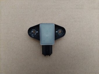 senzor airbagu Superb 2 - 10
