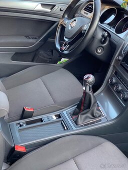 GTI radiaca paka s červeným prešivaním - 10