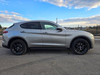 Alfa Romeo Stelvio 2.0 Q4 280ps - 10
