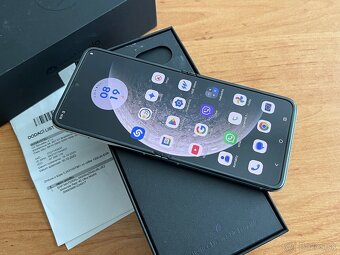 Motorola Razr 40 Ultra Glacier Blue 256GB - 10