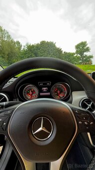 Mercedes Benz CLA - 10