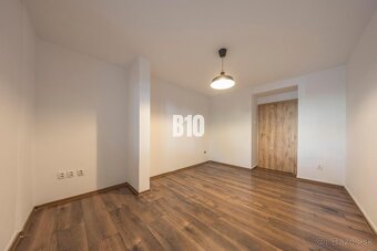 REZERVOVANÉ | Vyhľadávaná lokalita - Miletičova ul - 3 izbov - 10