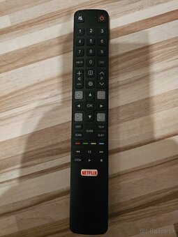 Predám konzolu PS4 a televízorom THOMSON 32HD5506 - 10