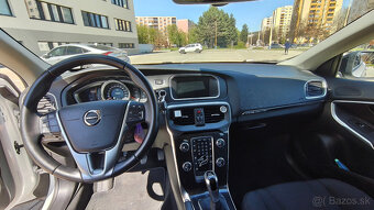 Volvo V40 Cross Country D3....odpočet DPH - 10