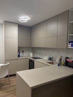 •Nový• Moderný 2 izbový byt s parkovacím miestom na prenájom - 10
