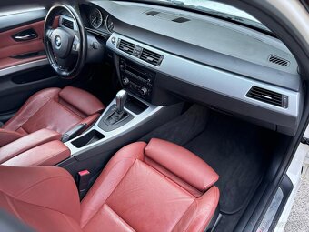 BMW rad 3 320d xDrive M-Packet (E90) - 10