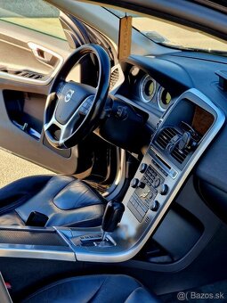 Volvo XC60 D5 (151kW) AWD - Rezervovane - 10