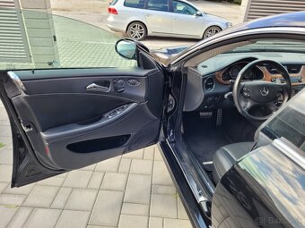 Mercedes- Benz CLS 63AMG - 10