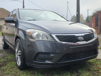 Kia Ceed 1.4 CVVT / Facelift 2011 / 172 tisíc KM / Nová STK - 10