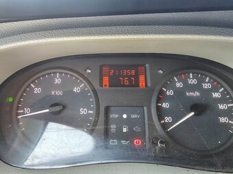 Odťahový špeciál 2,5 dci 88kw rv.2005 - 10
