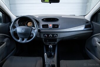 Renault Megane 1.6i M5 - 10