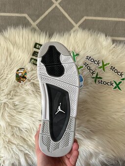 Jordan 4 - 10
