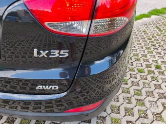 Hyundai ix35 4WD 2.0 benzin 4x4 M5 - 10