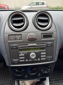 Ford Fiesta 1,4 benzín - 10
