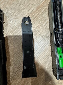 Glock 17 BlowBack Green Gas (airsoft) - 10