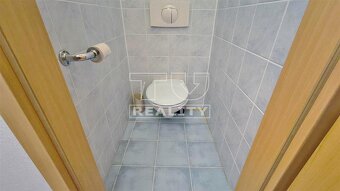 Praktický 2-izbový byt • loggia s výhľadom do... - 10