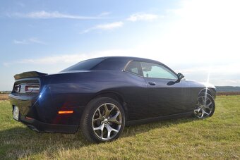 Dodge Challenger - 10
