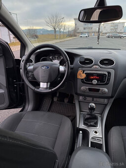 Ford Focus Combi 2.0 16V Duratech Ghia - 10