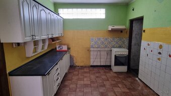 REZERVOVANÉ..Predaj 4-izbový rodinný dom Nemčice, okr. Topoľ - 10