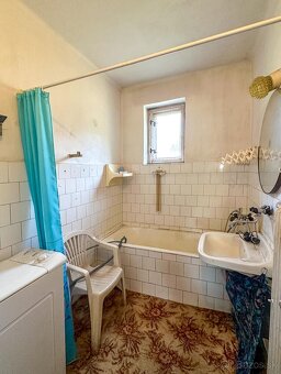 Veľký rodinný dom v obci Hrabičov (Žarnovica) - 10