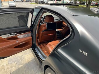 BMW M760Li - 10