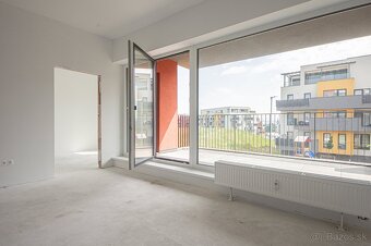 4 izb. novostavba s parkovaním, pivnicou a veľkou terasou - 10