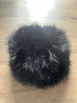 Uplne nove damske ciapky z umelej kozusiny - 10