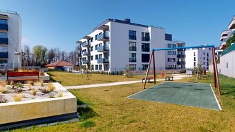 KRÁSNY 2 IZB. BYT NA TREŤOM PODLAŽÍ S PARKOVANÍM A KOBKOU - 10