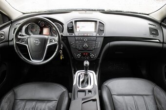 Opel Insignia 118kW (2011) - 10