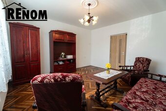 Zrekonštruovaný dom s prístavbami // pozemok 22,44ár - 10