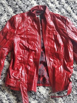 Predám, bundu, stacionárny bicykel a korčule na ľad - 10