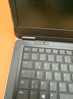 Dell Latitude E7440 / i5 / 8GB RAM / SSD / Win 11 Pro - 10