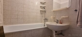 NOVINKA I TICHÝ 4i. BYT S LOGGIOU A S GARÁŽOU / BRATISLAVA. - 10