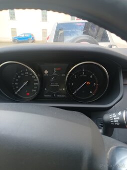 Land Rover Discovery 2.0D SD4 HSE AWD A/T - 10