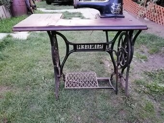 2 funkčne šijacie stroje a obuvnicky stroj - 10