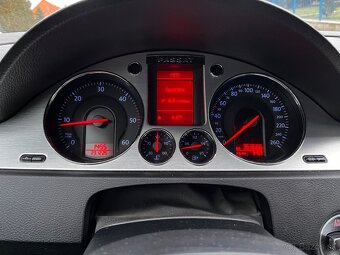 Volkswagen Passat B6 2.0 TDi 103kw HIGHLINE - 10